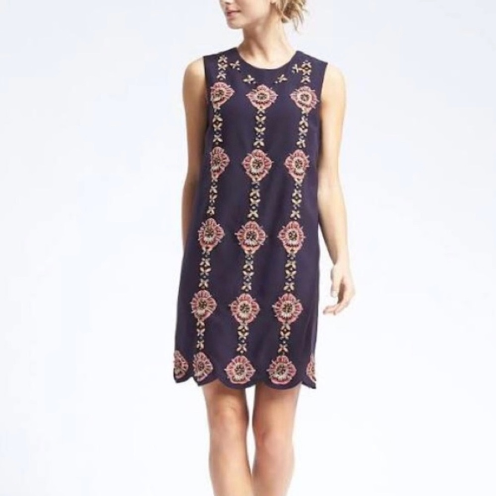 BANANA REPUBLIC Bead Embellished Shift Dress, Navy  SIZE Small #590608 v97 Midi